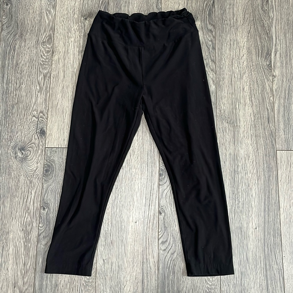Black leggings